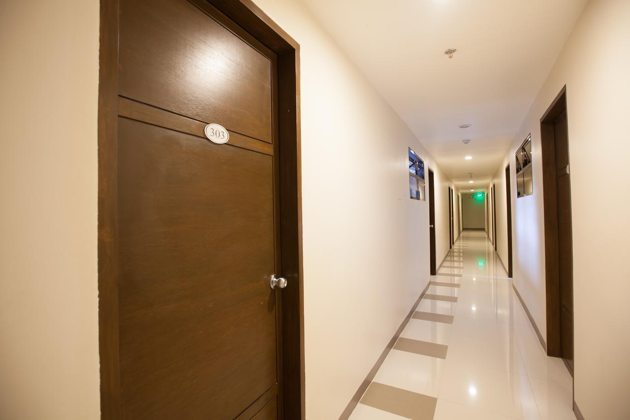 Emerald Suites Cdo Кагаян де Оро Екстериор снимка