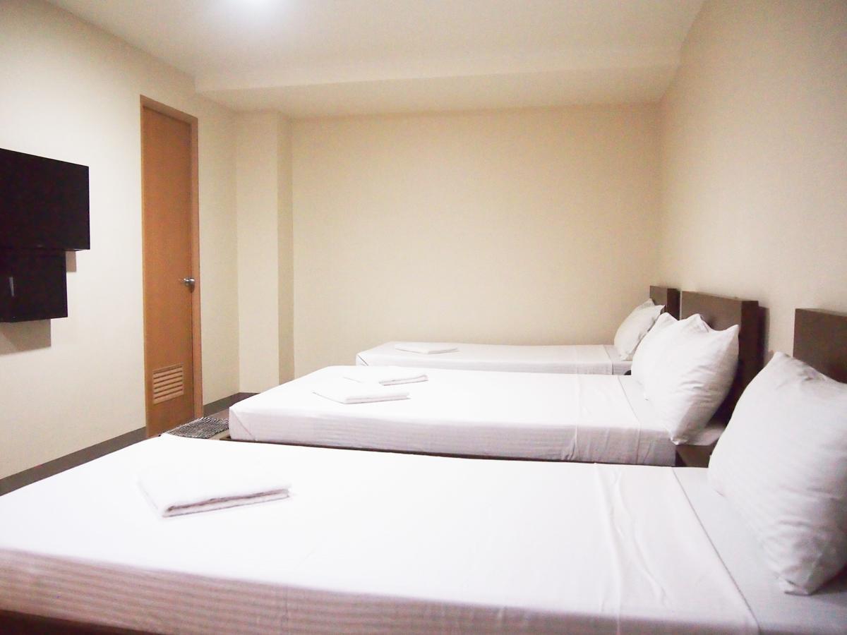 Emerald Suites Cdo Кагаян де Оро Стая снимка